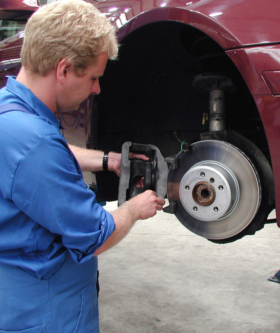 Bremsbelagmontage 01