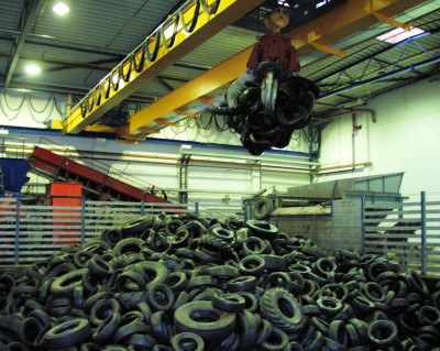 In Genans Anlagen wird nahezu vollautomatisch recycelt, und zwar in der Regel an der Kapazitätsgrenze; man folgt der Maxime: „No hands on the tyres“