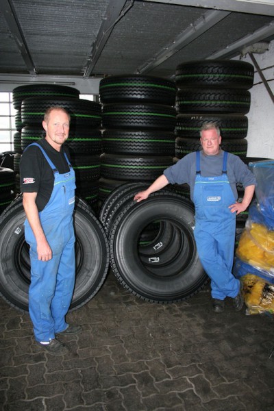 Verantwortlich für die Runderneuerung am Standort in Brilon: Peter Maresch und Peter Frost (von links)