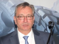 Der Bohnenkamp-Vorstandsvorsitzende Gregor Rüth bei einer Pressekonferenz im Rahmen der Essener „Reifen“
