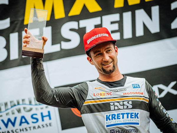 Fährt nach seinen Siegen beim Auftakt der diesjährigen ADAC-MX-Masters-Saison als aktuell Meisterschaftsführender zum nächsten Rennen am 17./18. Juli in Tensfeld: Maximilian Nagl vom auf Bridgestone-Reifen vertrauenden Team Krettek Haas Racing (Bild: Bridgestone)
