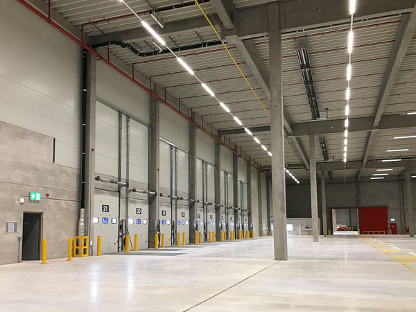 Der Neubau bietet 40.000 Quadratmeter an frischer Logistikfläche für verschiedene Kunden, unter denen ein großer Reifenhersteller sein soll (Bild: Fiege)