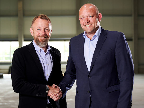 Mit dem schon seit 1996 in Diensten der Wittich GmbH stehenden Thorsten Rahn (rechts) rückt der erste familienfremde Manager in die Geschäftsführung des Bielefelder Unternehmens auf und damit an die Seite des geschäftsführenden Gesellschafters Matthias Wittich (Bild: Wittich GmbH)