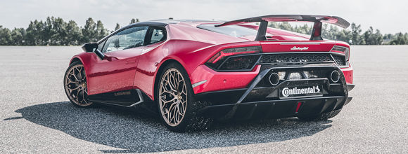 Dieser Klasen-Lamborghini Huracán Performance ist beim Spurt über 3.000 Meter auf eine Endgeschwindigkeit von 384,12 km/h gekommen – ein neuer Rekord (Bild: Continental)