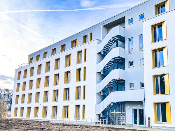 Das Familienunternehmen Heinrich Nabholz Autoreifen GmbH aus Gräfelfing bei München bezieht ein gerade erst fertiggestelltes neues Bürogebäude, das ... (Bild: Nabholz)