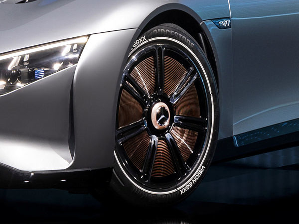 Für den elektrisch angetriebenen Vision EQXX, dessen Reichweite mit einer Batterieladung dank eines Verbrauches von 8,7 kWh je 100 Kilometer bei bis zu 1.000 km liegen soll, setzt Mercedes auf Bridgestone-Reifen des Typs „Turanza Eco“ (Bild: Mercedes-Benz)