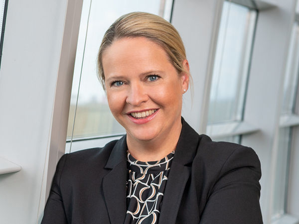 Maria Röttger übernimmt zum 1. Juni die Leitung der Michelin-Region Europa Nord, die als eine von insgesamt zehn im Konzern bezogen auf den Umsatz die drittgrößte ist und rund für rund 7.000 Mitarbeiter – davon etwa 5.900 in Produktion und Logistik sowie weitere 1.100 in den Zentralbereichen, Vertrieb und Marketing – steht (Bild: Michelin)