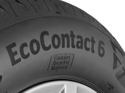 Durch den Zusatz CRM (Contains Recycled Material) auf der Seitenwand lassen sich die Reifen mit Contis „Re.Tex“-Technologie von ihren jeweiligen konventionellen Ausführungen unterscheiden (Bild: Continental)