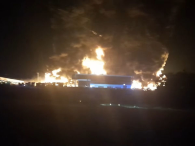 Ein Feuerwerk soll Medienberichten zufolge Auslöser des Brandes bei Reifen Göggel gewesen sein (Bild: Bettina Peters/YouTube)