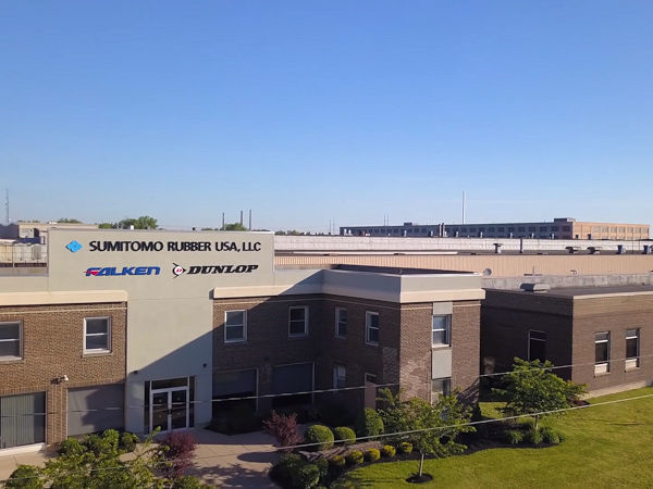 Am Standort Buffalo im US-Bundesstaat New York fertigt Sumitomo Motorrad-, Pkw-, und Lkw-Reifen der Marken Falken und Dunlop für den nordamerikanischen Markt (Bild: Sumitomo-Unternehmensvideo)