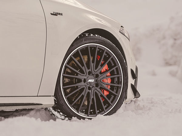 Das vom Anbieter als winterfest bezeichnete neue AEZ-Rad „Berlin“ ist seinen Worten zufolge speziell für Fahrzeuge von Mercedes entwickelt worden (Bild: AEZ Wheels)