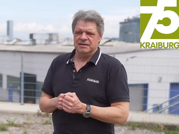 Laut Martin Klinger, Geschäftsführer der Gummiwerk Kraiburg Elastik GmbH & Co. KG, verwendet die Unternehmensgruppe für die Produktion ihrer „Kura“-Stallmatten überwiegend bei der Runderneuerung anfallendes Raumehl bzw. Granulate aus Lkw-Altreifen (Bild; Unternehmensvideo/Screenshot)