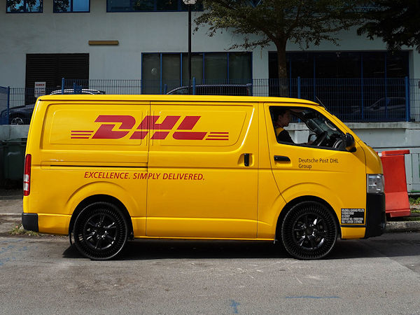 Mit dem UPTIS könne DHL Express die Produktivität und Einsatzbereitschaft seiner Flotte optimieren, da Reifendruckprobleme und -pannen ausgeschlossen seien, verspricht Michelin (Bild: Michelin)
