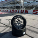 Aus Anlass seines 125-Jährigen und seiner langjährigen Partnerschaft mit der NASCAR liefert Goodyear für das sogenannte Throwback-Wochenende der US-Serie Mitte Mai 3.500 Rennreifen an die Strecke des Darlington Raceway (Bild: Goodyear)