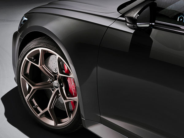 Montiert wird Contis „SportContact 7“ beim Audi RS 6 Avant Performance in 285/30 ZR22 101Y XL mit AO-Erstausrüstungskennung und in „Silent“-Ausführung (Bild: Audi)