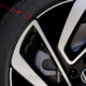 Der von VW als sein neues VW-Flaggschiff bezeichnete ID.7 ist auf Fotos mit Conti-Reifen des Typs „EcoContact 6 Q“ zu sehen, die als Erstausrüstungskennung ein kleines Plus auf der Seitenwand ziert (Bild: Volkswagen)