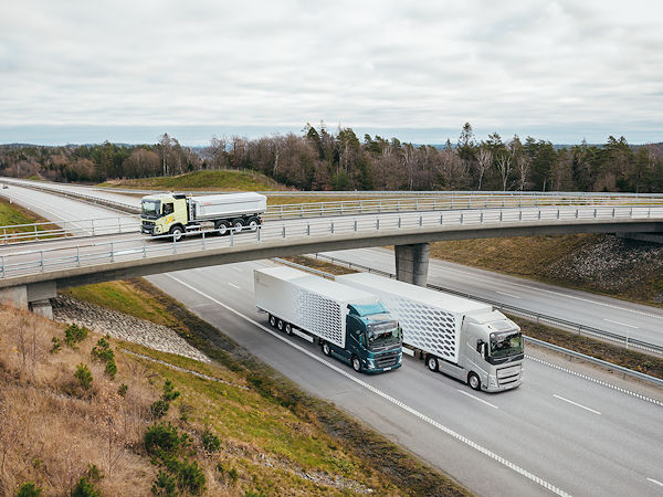 Da der Lkw-Verkehr auf Autobahnen laut BALM/Destatis als Frühindikator für die Konjunkturentwicklung in der Industrie gilt, lassen die aktuellen Zahlen auf eine eher gebremste wirtschaftliche Aktivität bzw. Produktion im verarbeitenden Gewerbe schließen (Bild: Volvo Trucks)