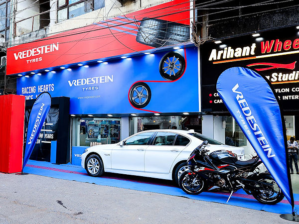 Im Bhopal hat der Hersteller Apollo Tyres in seinem Heimatland Indien den zweiten Reifenbetrieb im Design seiner Marke Vredestein eröffnet (Bild: Apollo Tyres)