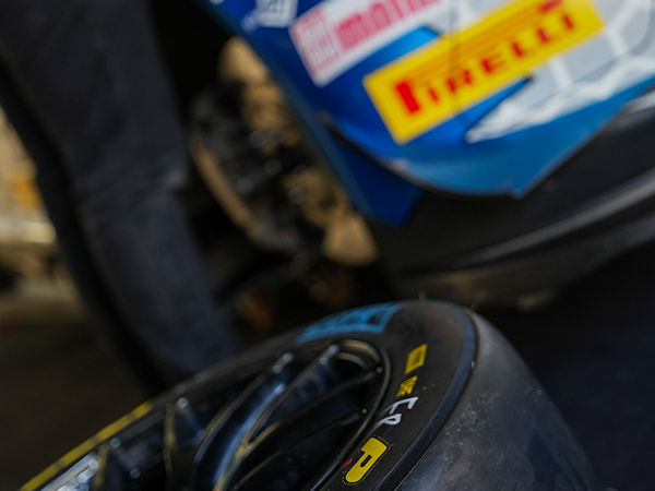 Seit dieser Saison ist Pirelli exklusiver Reifenausrüster der DTM und nicht mehr Michelin, wobei sich durch diese Änderung aufseiten der Rennteams der Testaufwand erhöht haben soll (Bild: Pirelli)