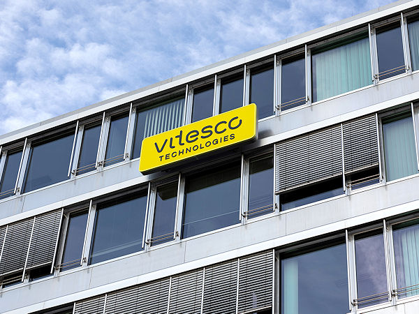 Die ehemalige Continental-Antriebssparte, die seit gut zwei Jahren eigenständig unter dem Namen Vitesco Technologies agiert, hat ihren Hauptsitz in Regensburg und das Interesse des Zulieferers Schaeffler geweckt, der das Unternehmen erwerben will (Bild: Vitesco Technologies)