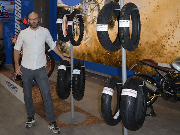 Laut Eurogrip-Marketingmanager Andrea Bianchi Milella verfolgt die Marke seinen Worten zufolge das Ziel, letztlich „allen europäischen Motorradbesitzern die Möglichkeit zu bieten, Eurogrip-Reifen an ihren Fahrzeugen zu montieren“ (Bild: PneusNews/Ludovico Bencini)