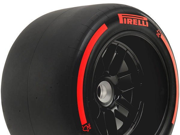 Ab diesem Jahr werden alle Reifen, die in der Formel-1-Weltmeisterschaft zum Einsatz kommen, mit dem FSC-Logo gekennzeichnet sein (Bild: Pirelli)