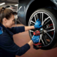Hinsichtlich ihres Fahrzeugleasings über die BMW Financial Services haben Kunden neuerdings die Möglichkeit, in Sachen Service rund um Reifen und Räder eines von zwei Paketen zu ihrem Vertrag hinzuzubuchen (Bild: BMW Bank GmbH)