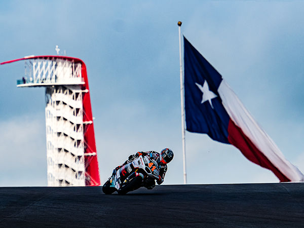 Ab dieser Saison auf Pirelli- statt zuvor auf Dunlop-Reifen sollen immerhin 23 von insgesamt 29 in dieser Klasse startenden Fahrer die bisherige Moto2-Bestzeit für den Circuit of the Americas nahe Austin/Texas unterboten haben (Bild: Pirelli)