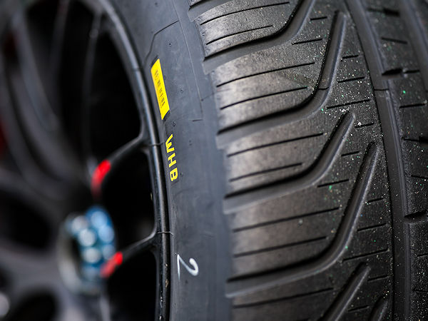 Der neue „Cinturato WHB“ wird Pirelli zufolge in allen GT-Meisterschaften, an denen der Hersteller sich beteiligt, eingesetzt: Sein Debüt ist für diese Saison in der DTM und der ADAC-GT-Masters-Meisterschaft geplant, die man beide bis 2025 exklusiv mit Reifen ausrüstet (Bild: Pirelli)
