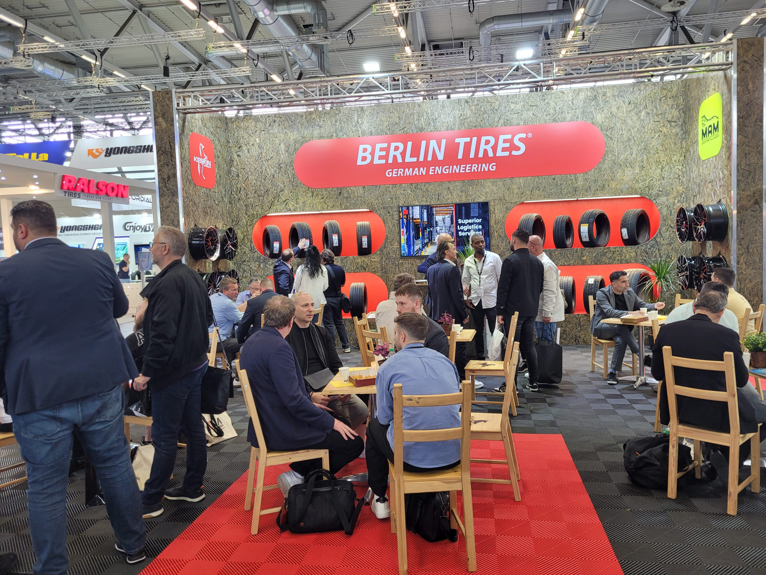 Berlin Tires Messestand scaled