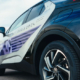 Bridgestone rüstet die rund um die Olympischen/Paralympischen Spiele in Paris zum Einsatz kommende Pkw-Flotte, die mehr als 1.000 rein elektrisch angetriebene Toyota umfassen soll, mit seinen Profilen „Turanza 6“ und „Alenza 001“ aus (Bild: Bridgestone)