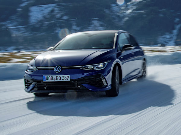 Im Rahmen der sogenannten „3+1“-Aktion wird VW-Kunden versprochen, dass sie beim Erwerb von drei Winterkompletträdern für ihren Golf, T‑Roc oder ID.3 das vierte das vierte gratis dazu bekommen (Bild: Volkswagen)