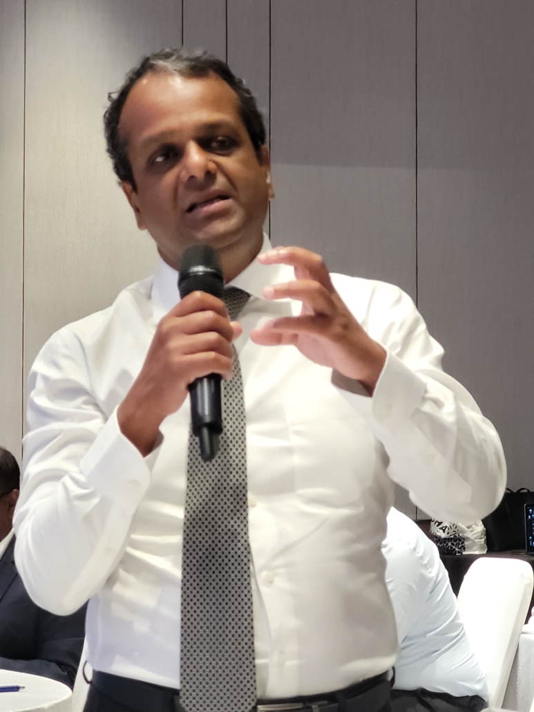 asela-gunawardena-reifenpresse-de