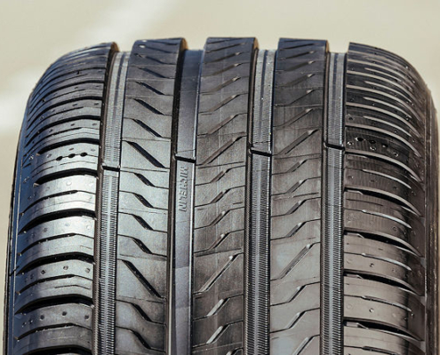 Dieses Jahr wird der „Primacy 5“ in zunächst 88 Dimensionen – 64 davon bereits ab Januar – in Europa erhältlich sein, bevor Michelin das Lieferprogramm bis Mitte 2026 dann auf insgesamt 127 Dimensionen ausbaut (Bild: Michelin)