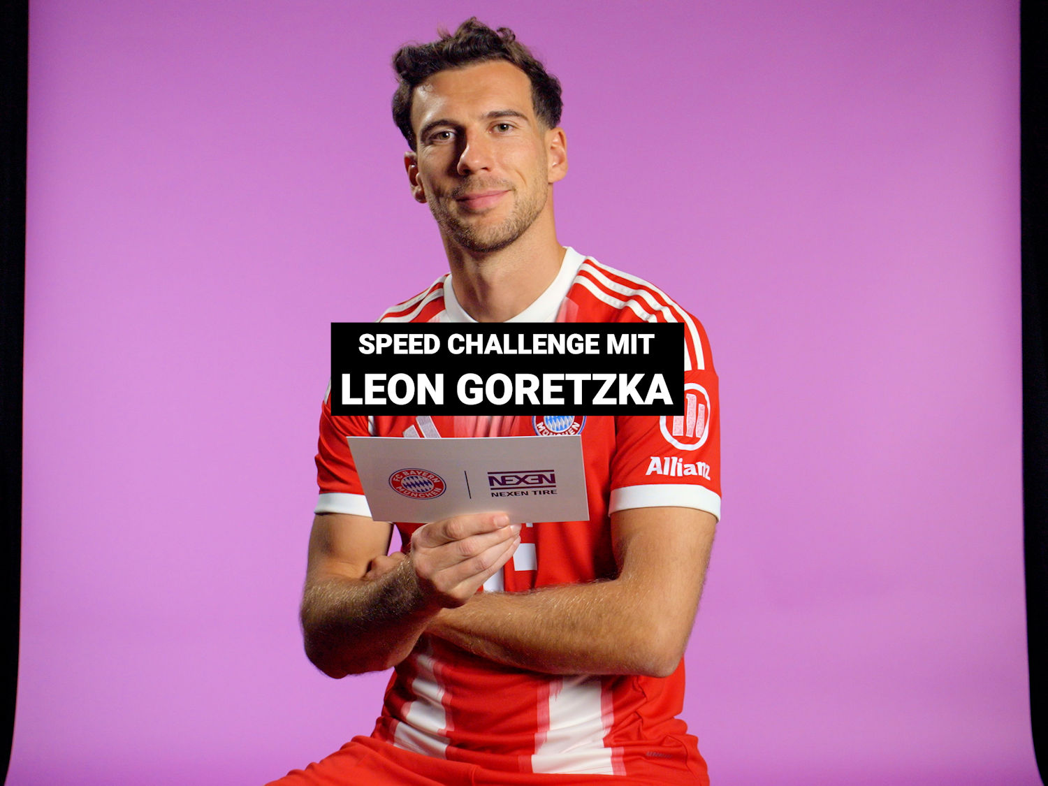 „Beim nächsten Reifenwechsel auf Nexen-Reifen wechseln…“ – Wer FC-Bayern-München-Star Leon Goretzka in einer Social-Media-Kampagne bei diesem Zungenbrecher schlägt, kann Preise gewinnen (Bild: Nexen Tire)